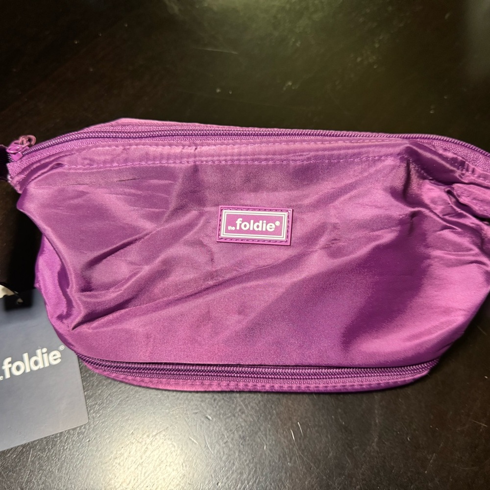 The Foldie toiletry bag Purple/Fuchsia